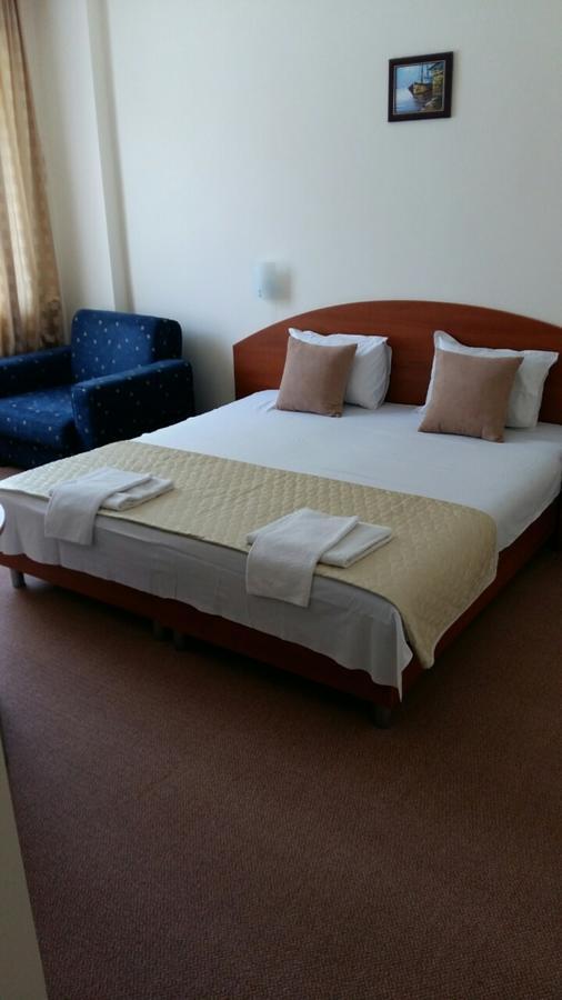 Family Hotel Diana Поморие Экстерьер фото